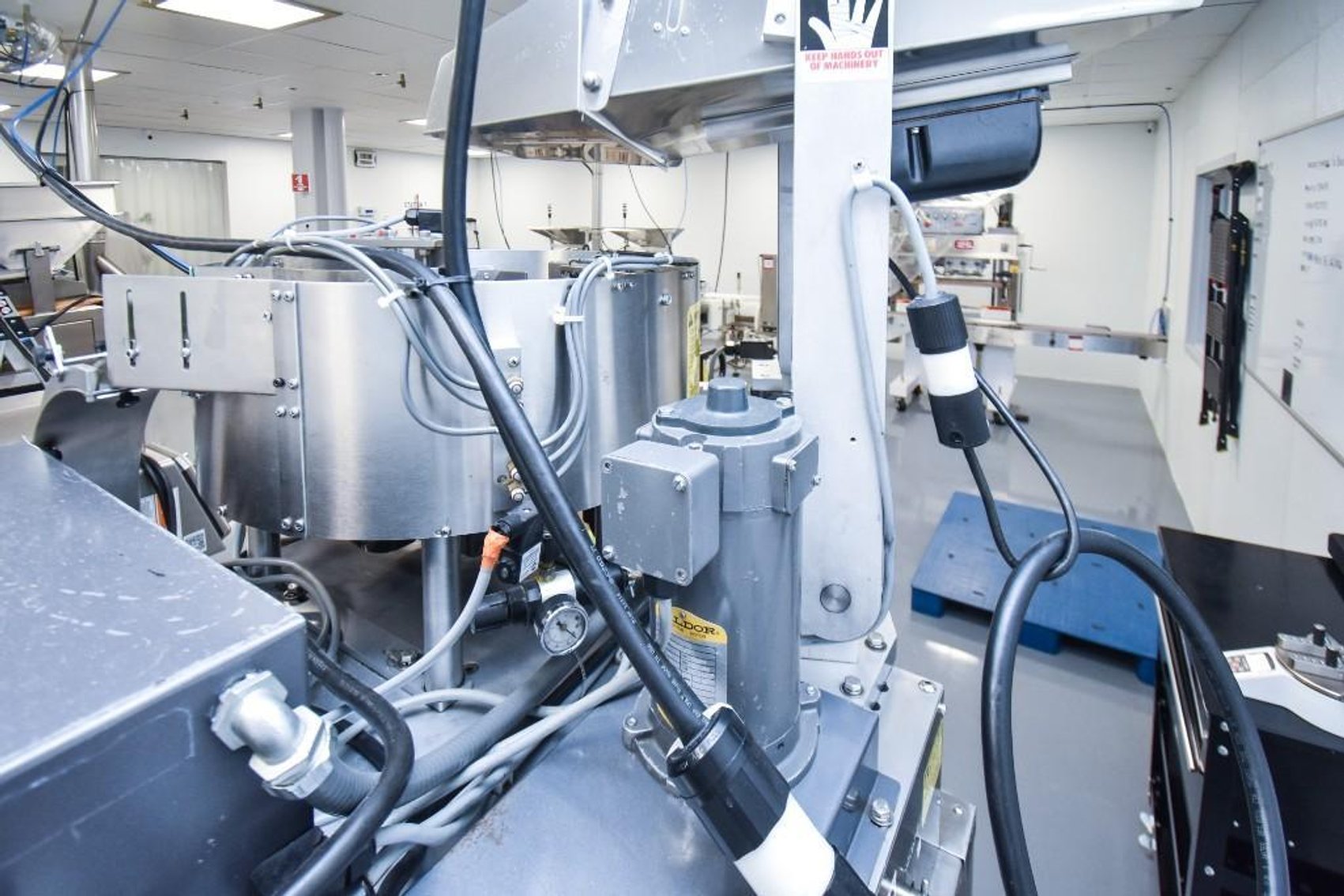 Image for ***SOLD*** MJK2134 KAPS ALL E4 Capper With Hopper