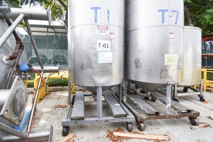 Image for ***SOLD*** MJK2152 T-1 Holding Tank on Casters, Tank, 750 Gallon, Stainless Steel, Cone Bottom, 4' x 8'