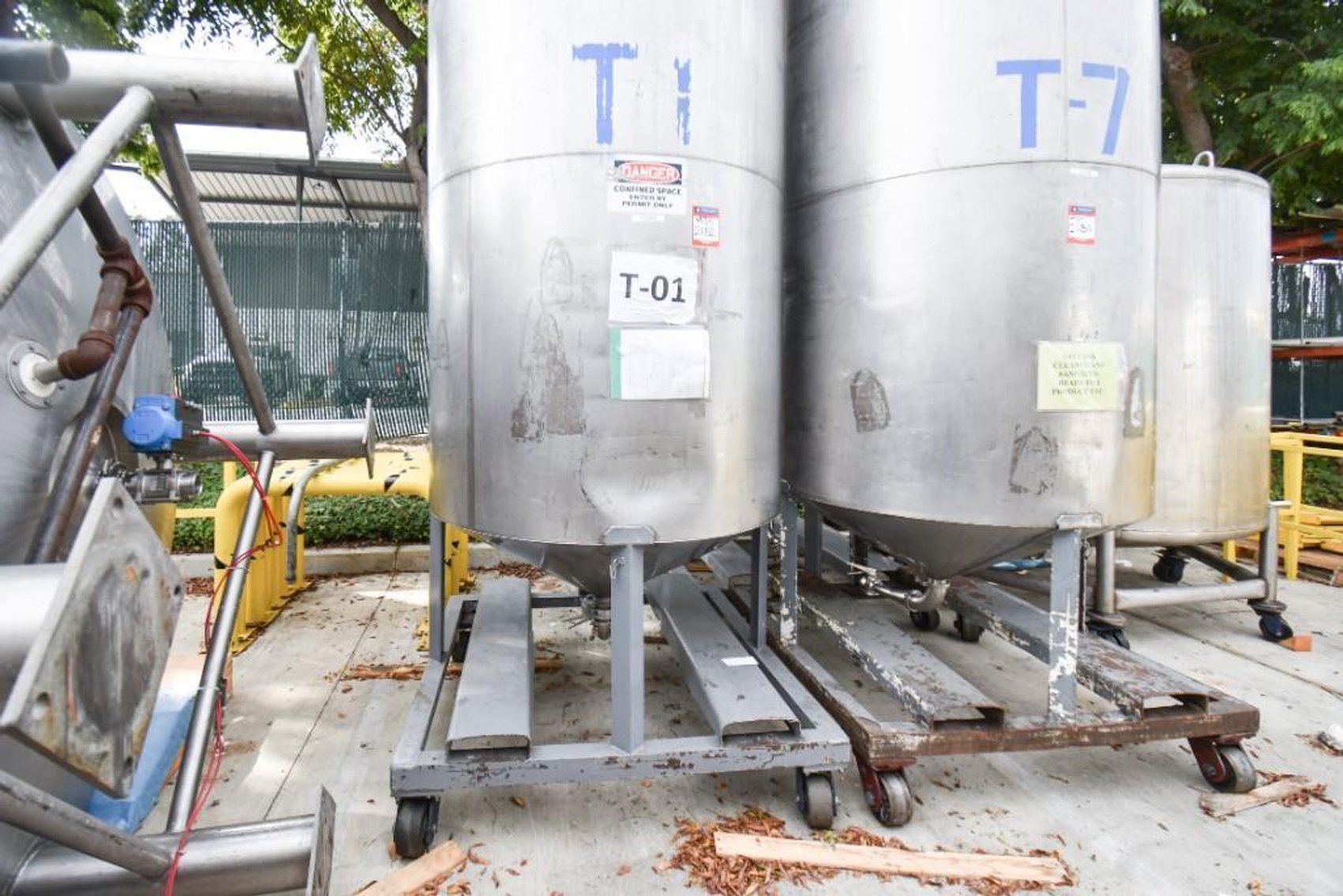 Image for ***SOLD*** MJK2152 T-1 Holding Tank on Casters, Tank, 750 Gallon, Stainless Steel, Cone Bottom, 4' x 8'