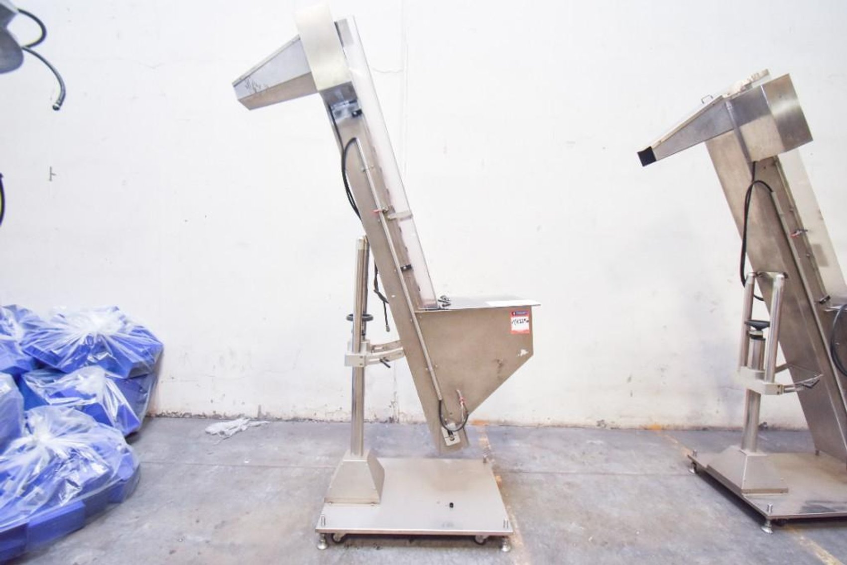 Image for MJK2196 Pharma Pack Cleated Cap Elevator