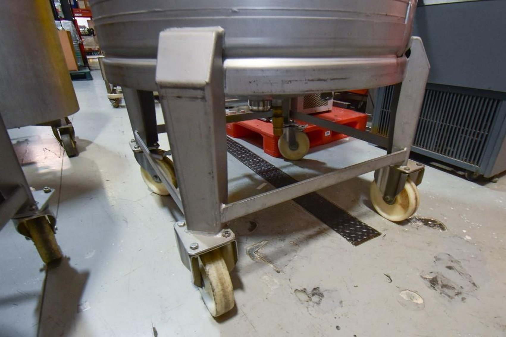 Image for ***SOLD*** MJK2060 Softgel Tank on Casters