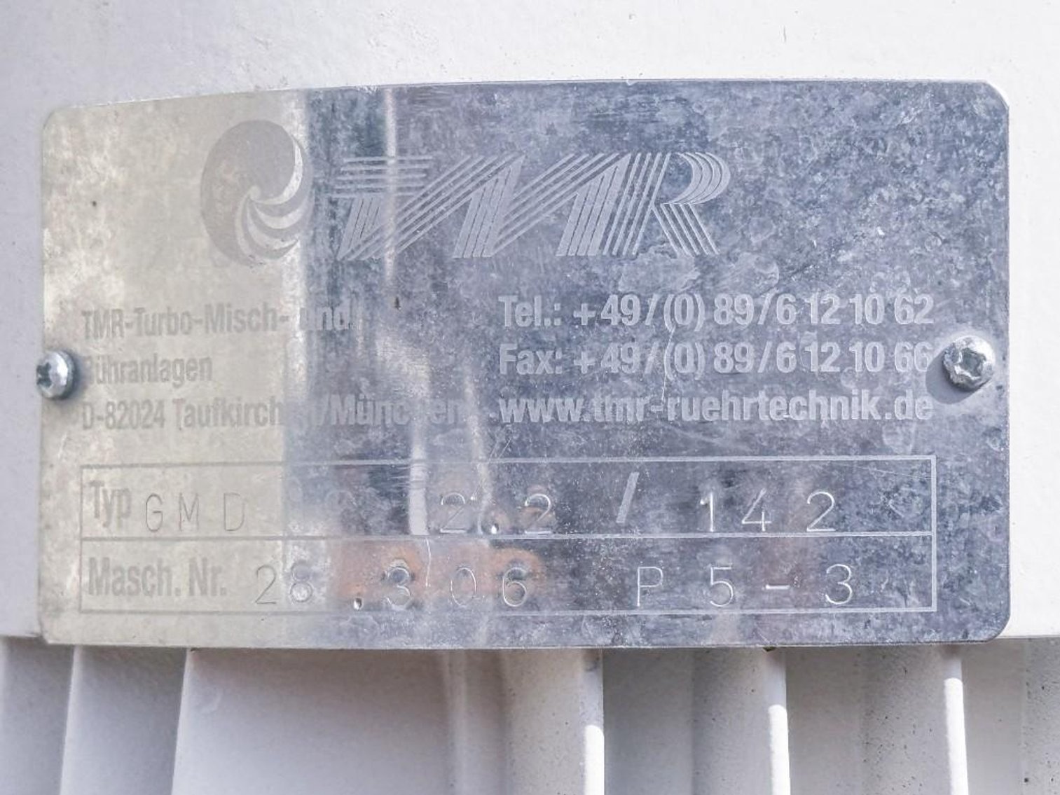 Image for MJK2281 Mixer with scoop-style mixing paddles