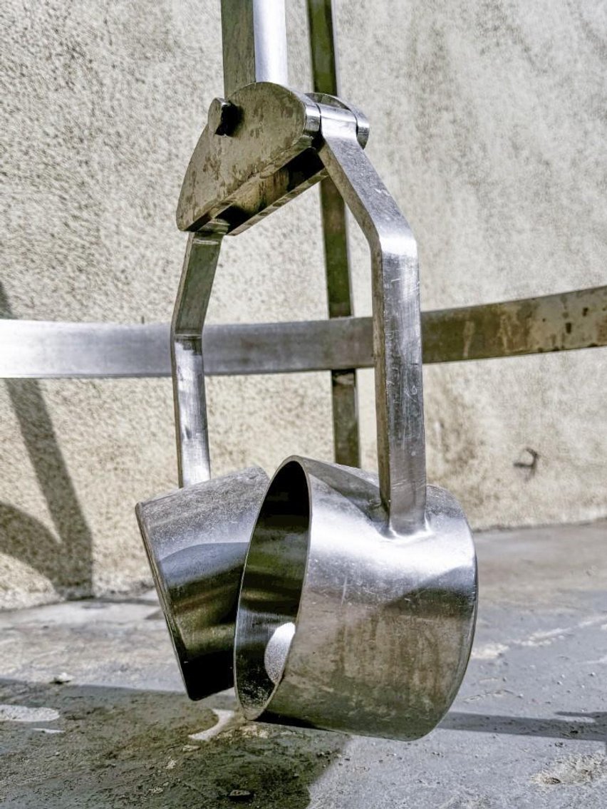 Image for MJK2281 Mixer with scoop-style mixing paddles