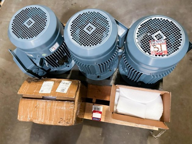 Image for MJK1895 NEW - 3 Large ABB Motor drives MDL IEC60034-1, 3 CT