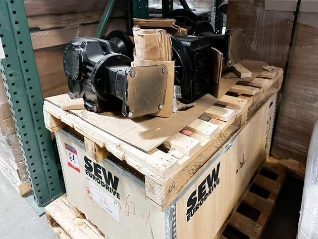 Image for MJK1896 NEW - Eurodrive Gearbox 2 Crates with (7 CT)