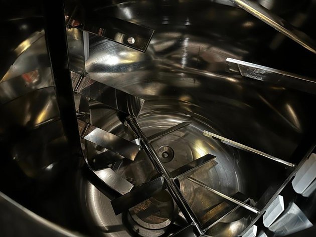 Image for MJK1908 NEW - 1000 Liter SS Fully Jacketed Vacuum Triple Motion Mixing Kettle