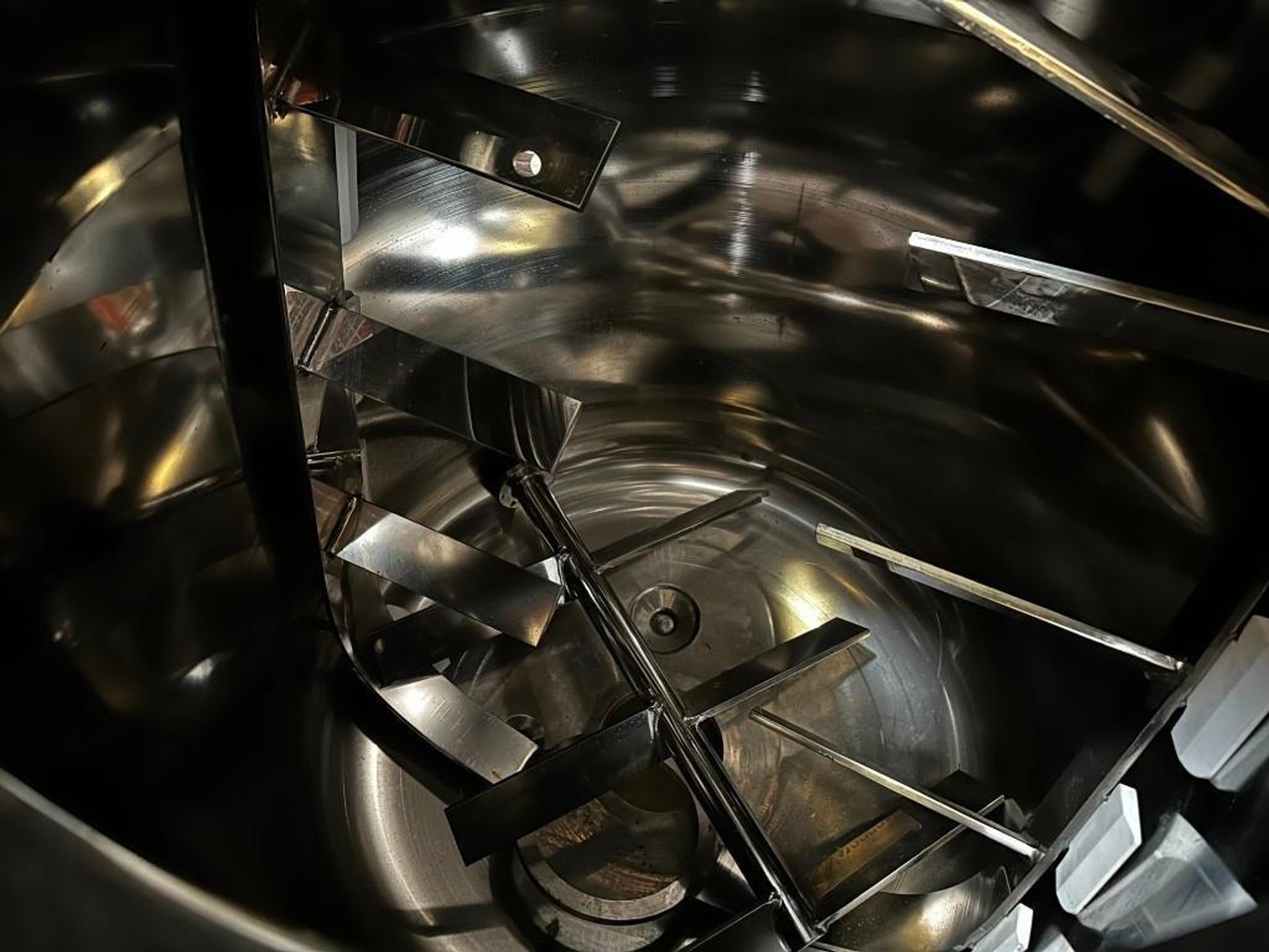 Image for MJK1908 NEW - 1000 Liter SS Fully Jacketed Vacuum Triple Motion Mixing Kettle