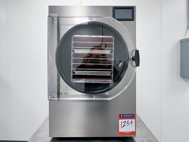 Image for MJK2336 Harvest Right Dehydrator w Buchi Recirculating Chiller & Vacuum Pump