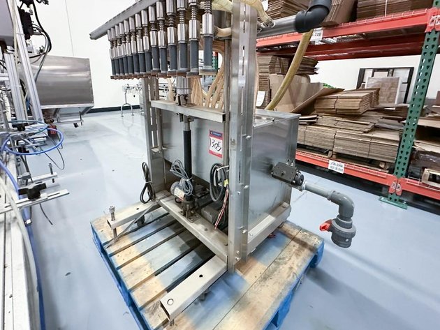 Image for MJK2392 14 Head Liquid Filler With Reservoir