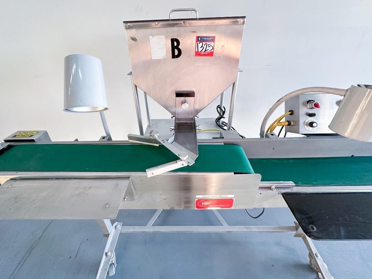 Image for MJK2397 Key Technologies Tablet inspection conveyor with Hopper