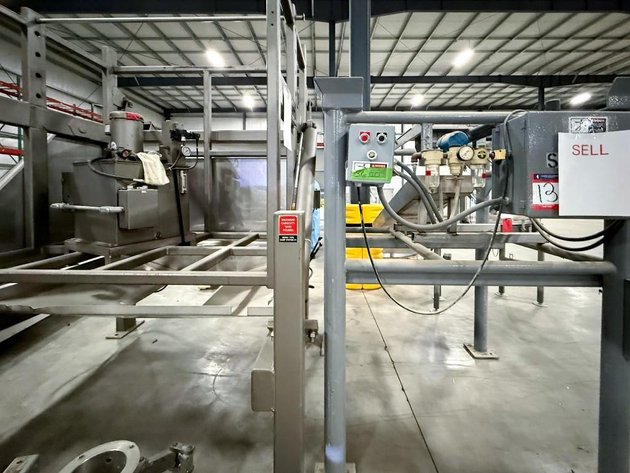 Image for ***SOLD*** MJK1277 Meyer Bin Dumper HBD 1500