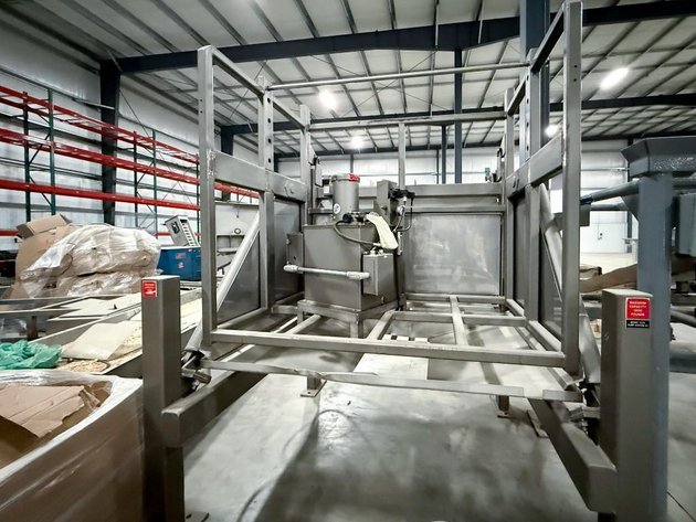 Image for ***SOLD*** MJK1277 Meyer Bin Dumper HBD 1500