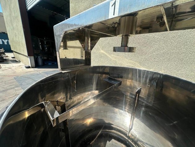 Image for ***SOLD*** MJK2417 100 Gallon Jacketed Tank set up with Agitation Motor