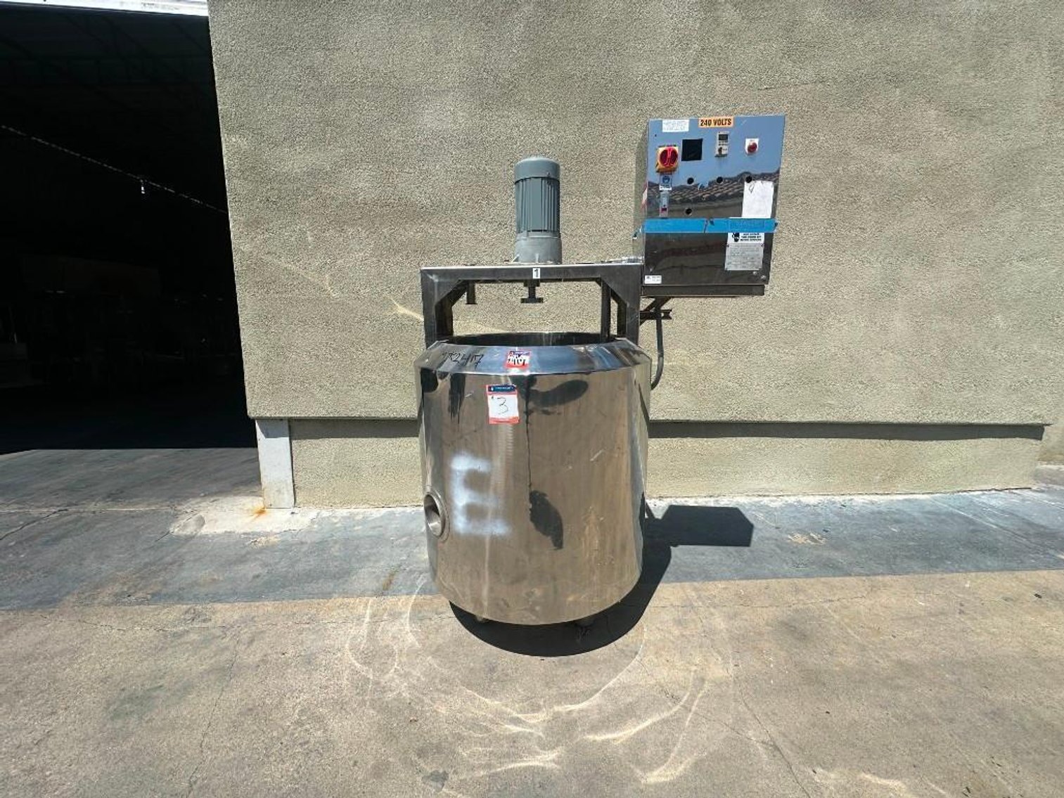 Image for ***SOLD*** MJK2417 100 Gallon Jacketed Tank set up with Agitation Motor
