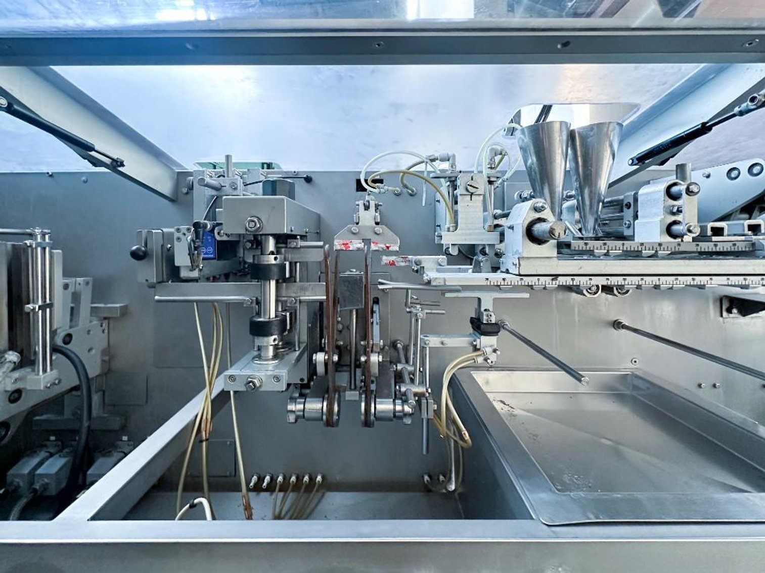 Image for MJK2425 Effytec Pouch Filling machine HB142