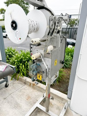 Image for MJK2439 Pack AGD Desiccant Model PD-202 Pouch Feeder