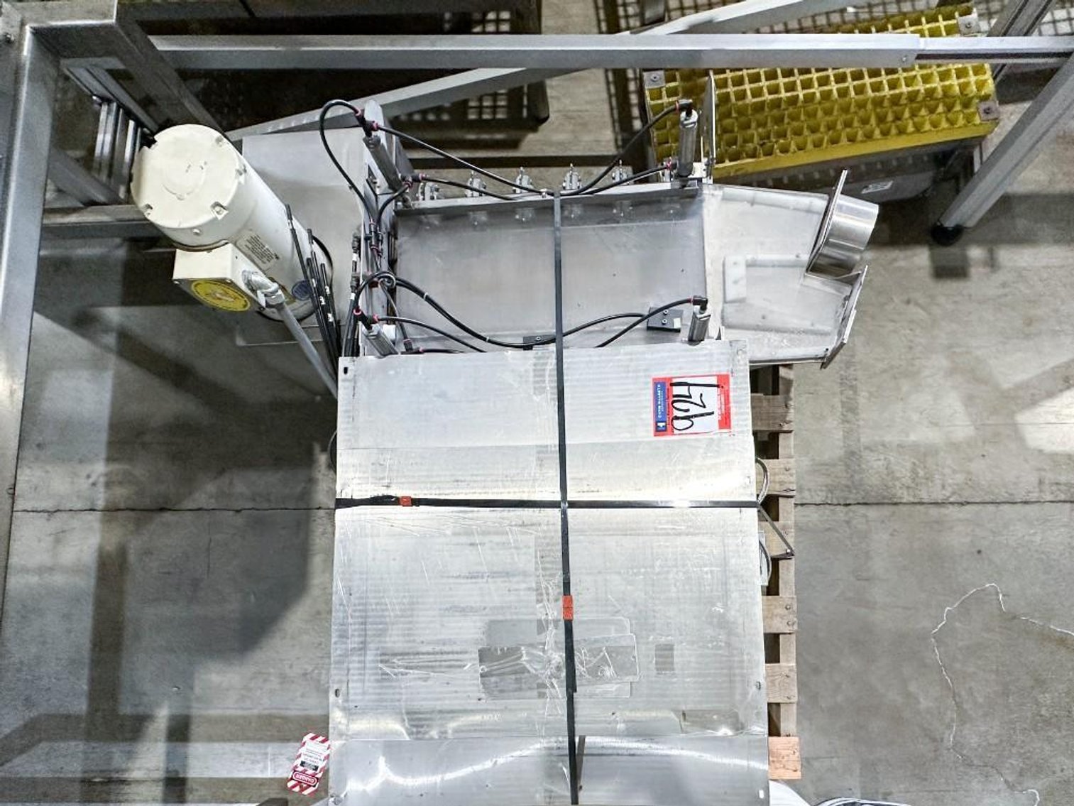 Image for MJK2519 15 Head Fogg Rotary Filler and Capper with Elevator