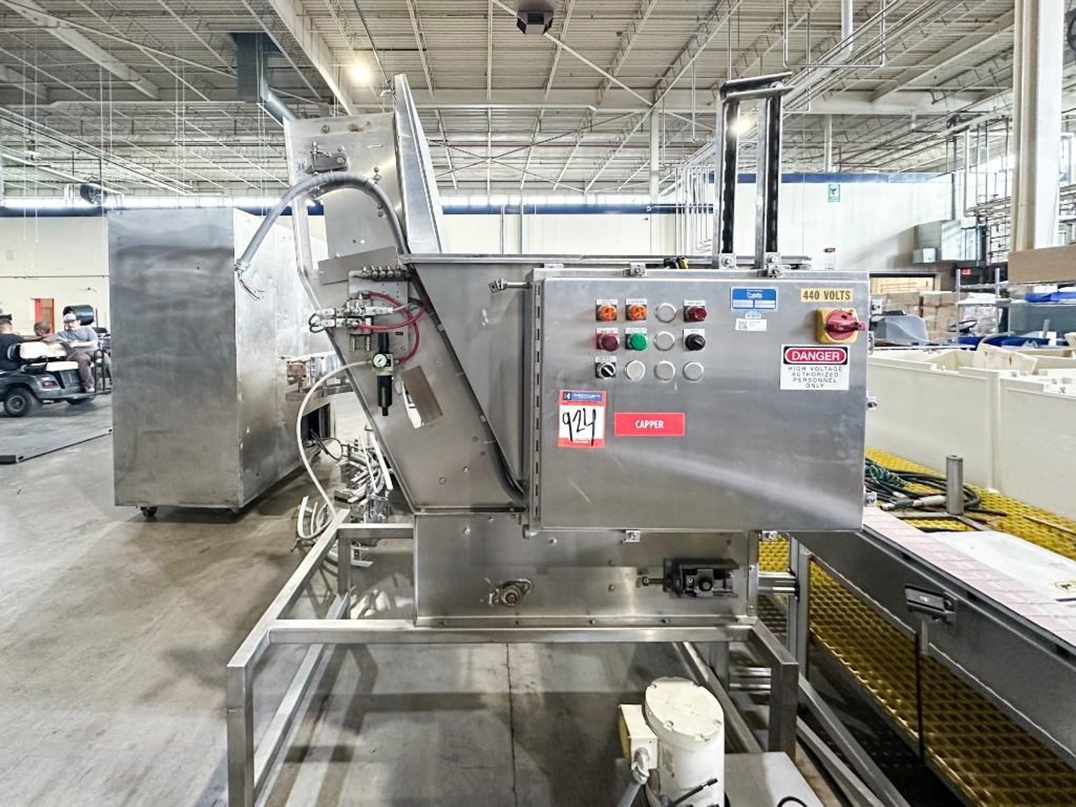 Image for MJK2519 15 Head Fogg Rotary Filler and Capper with Elevator