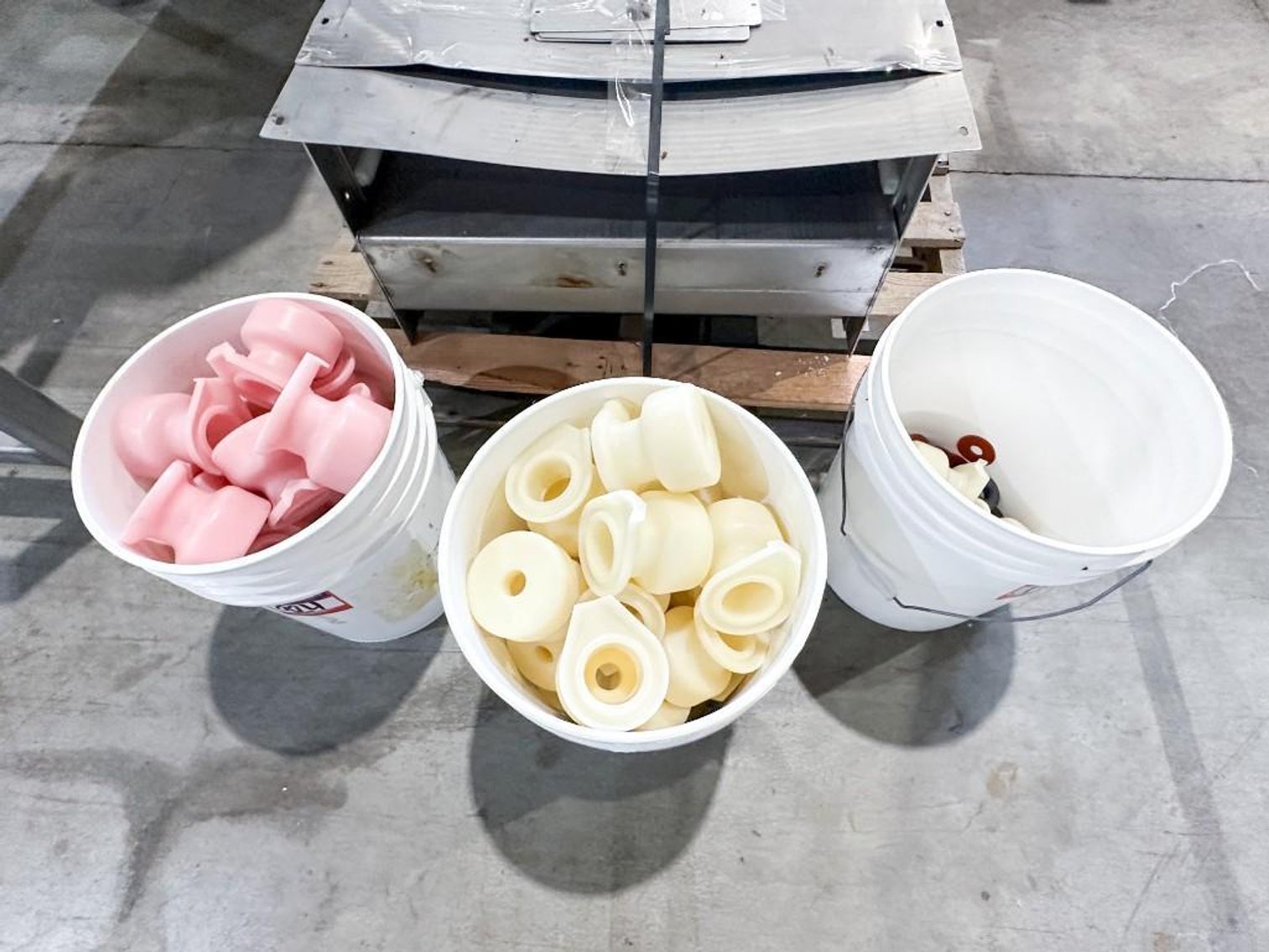 Image for MJK2519 15 Head Fogg Rotary Filler and Capper with Elevator