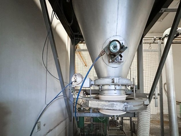 Image for MJK2520 Vacuum Max Powder Handling System with Mezzanine & Weigh-Tronics Scale