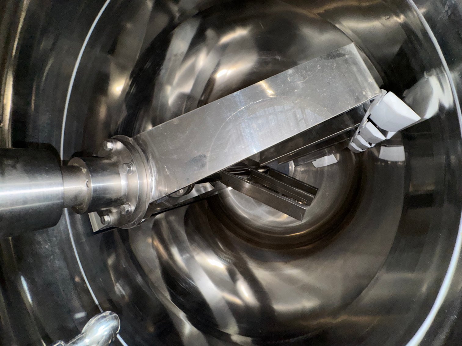 Image for MJK2552 1000 Liter SS, Fully Jacketed, Vacuum, Triple Motion Mixing Kettle