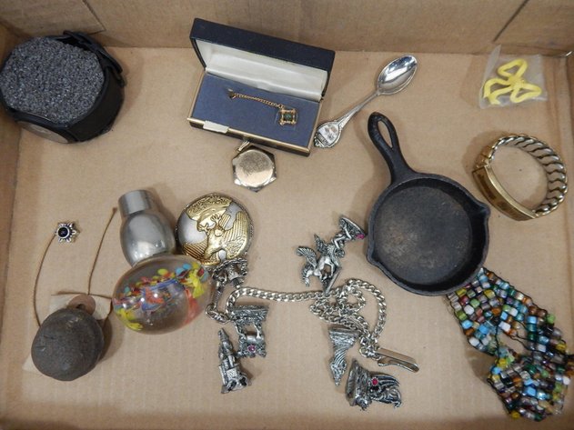 Image for FENTON ART GLASS AUCTION