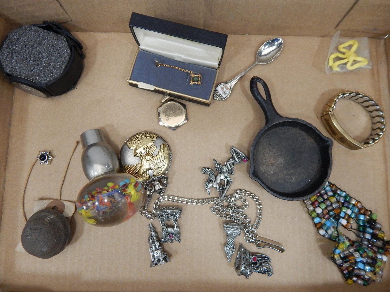 Image for FENTON ART GLASS AUCTION