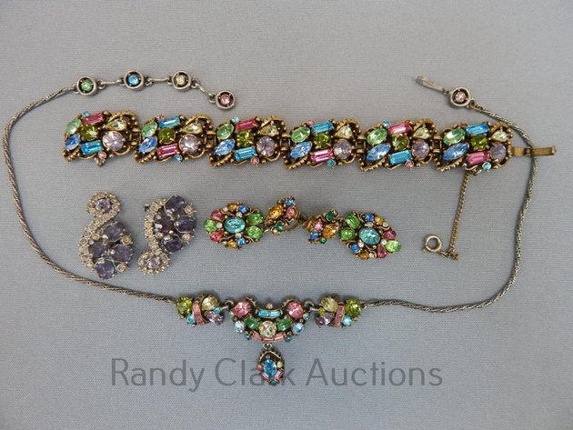 Image for FINE COSTUME JEWELRY AND FENTON ART GLASS AUCTION