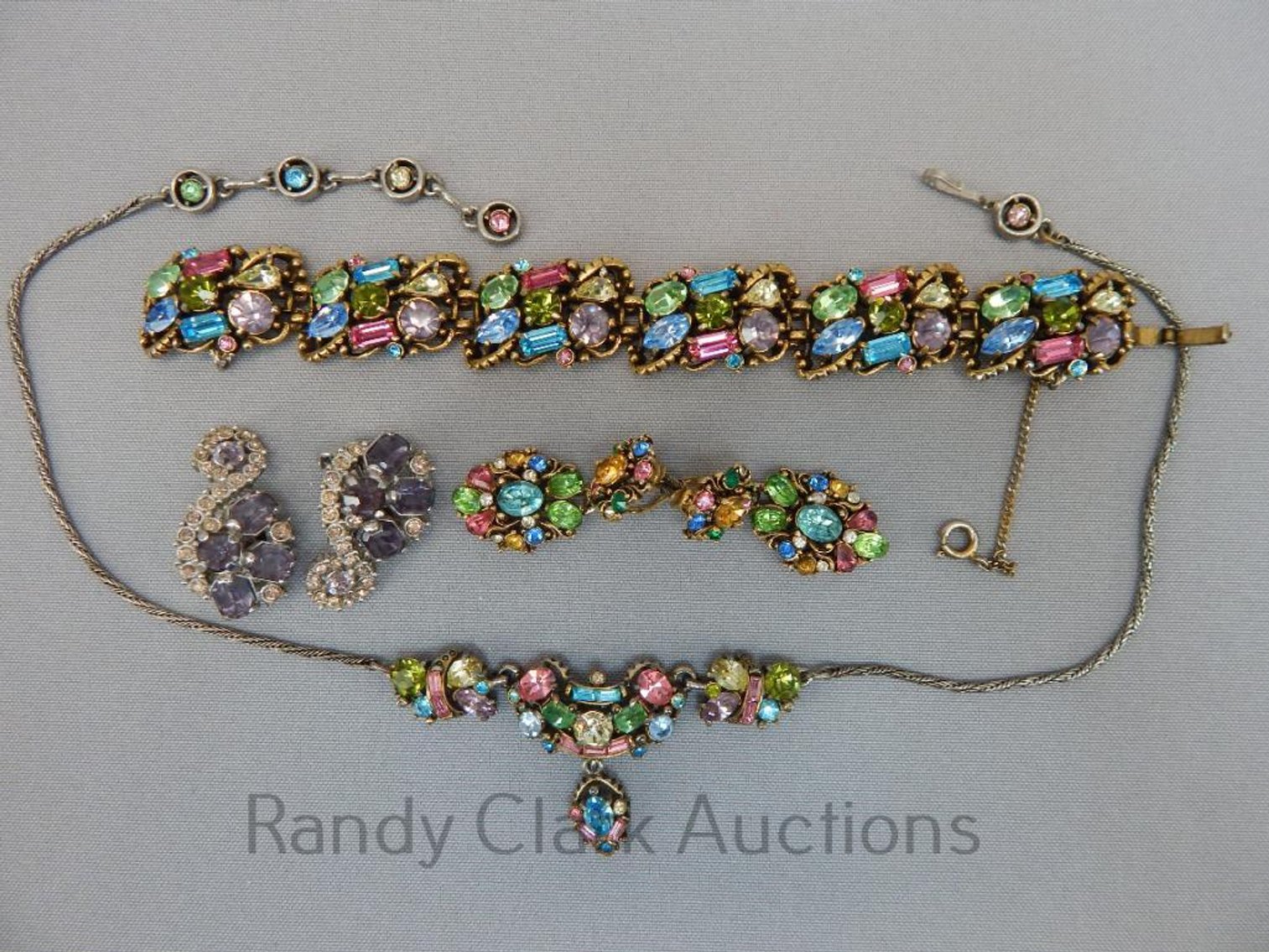 Image for FINE COSTUME JEWELRY AND FENTON ART GLASS AUCTION