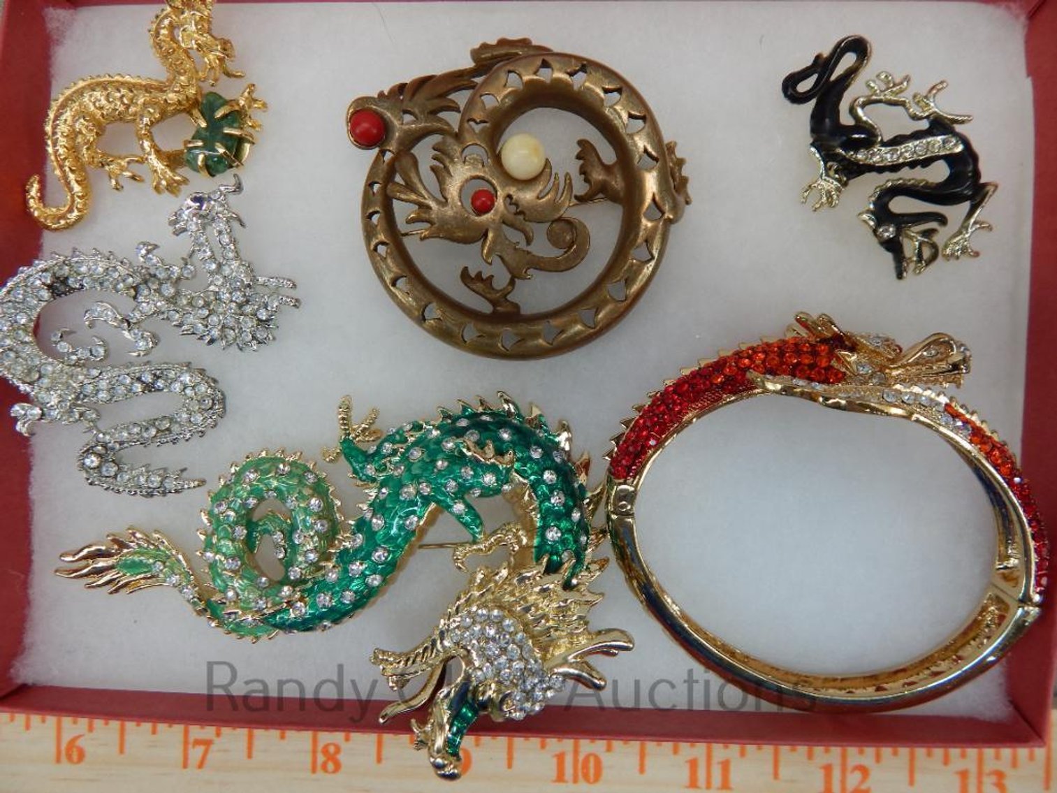 Image for FINE COSTUME JEWELRY AND FENTON ART GLASS AUCTION