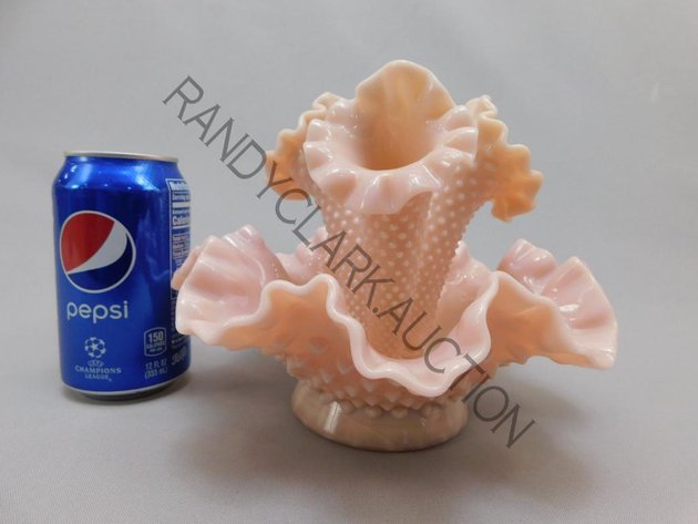 Image for FENTON ART GLASS 2ND ONLINE AUCTION