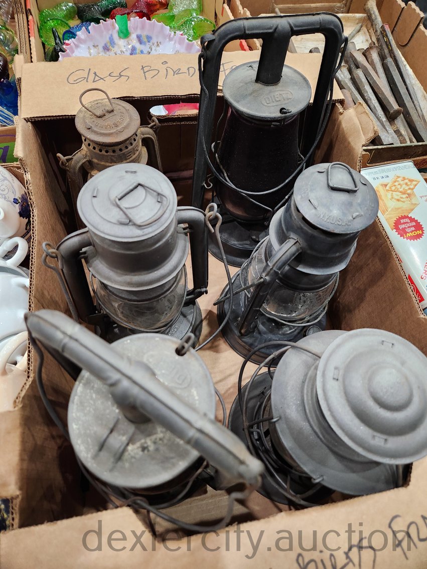 Image for box lot online only