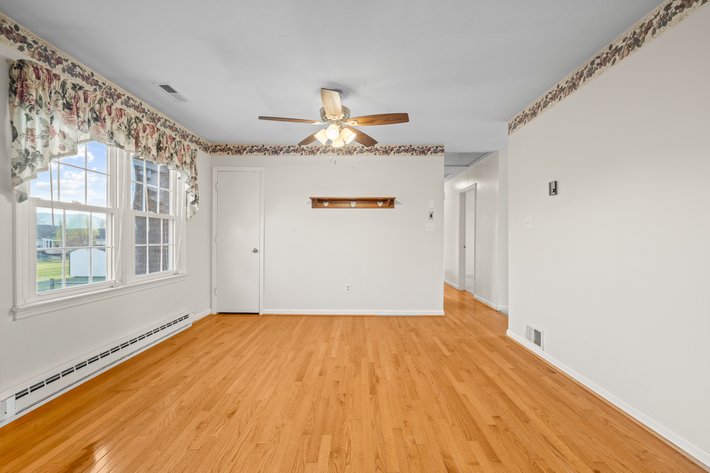 Image for Stuarts Draft Real Estate Auction