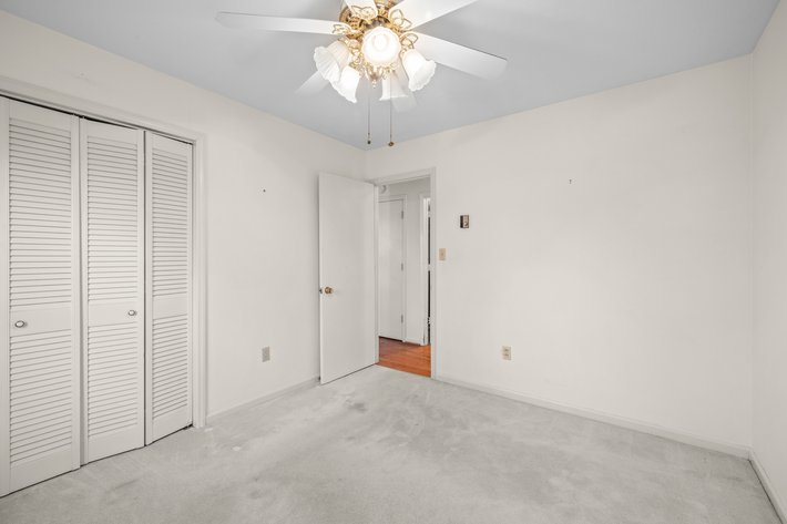 Image for Stuarts Draft Real Estate Auction