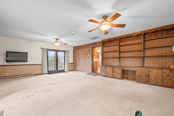 Image for Stuarts Draft Real Estate Auction