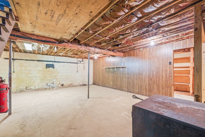 Image for Stuarts Draft Real Estate Auction