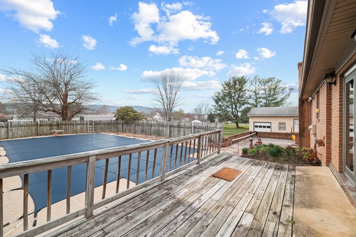 Image for Stuarts Draft Real Estate Auction