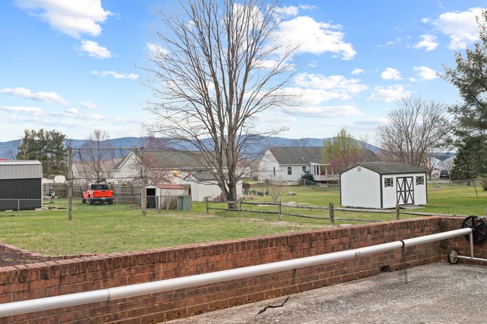 Image for Stuarts Draft Real Estate Auction