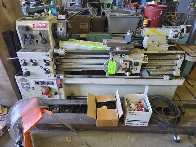 Image for Yang CL40100G Engine Lathe.