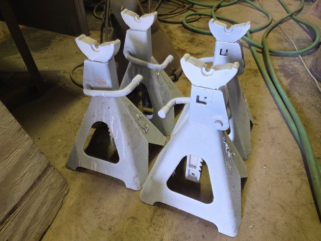 Image for (4) 6 Ton Jack Stands.