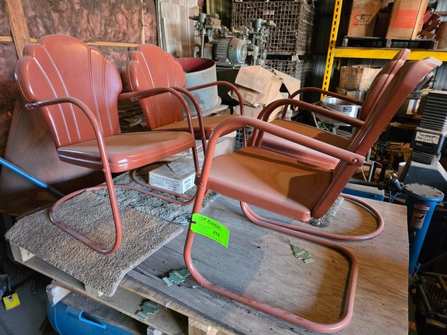 Image for (4) Vintage Metal Lawn Chairs.