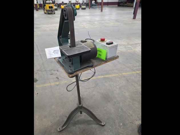 Image for Grizzly Model H3140, Benchtop Belt Sander With Stand.