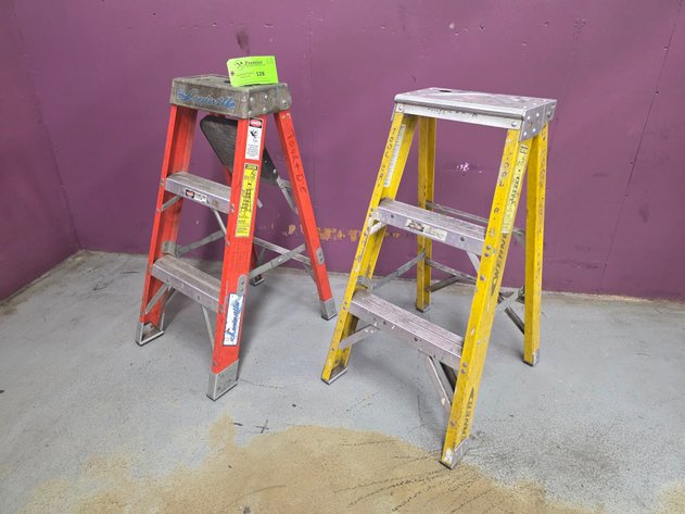 Image for (2) Fiberglass 3' A-Frame Ladders.