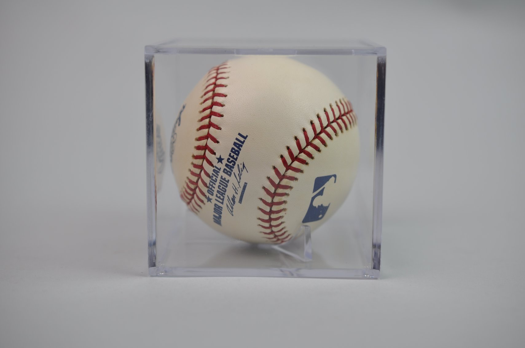 Barry Bonds Signed Ball w/COA