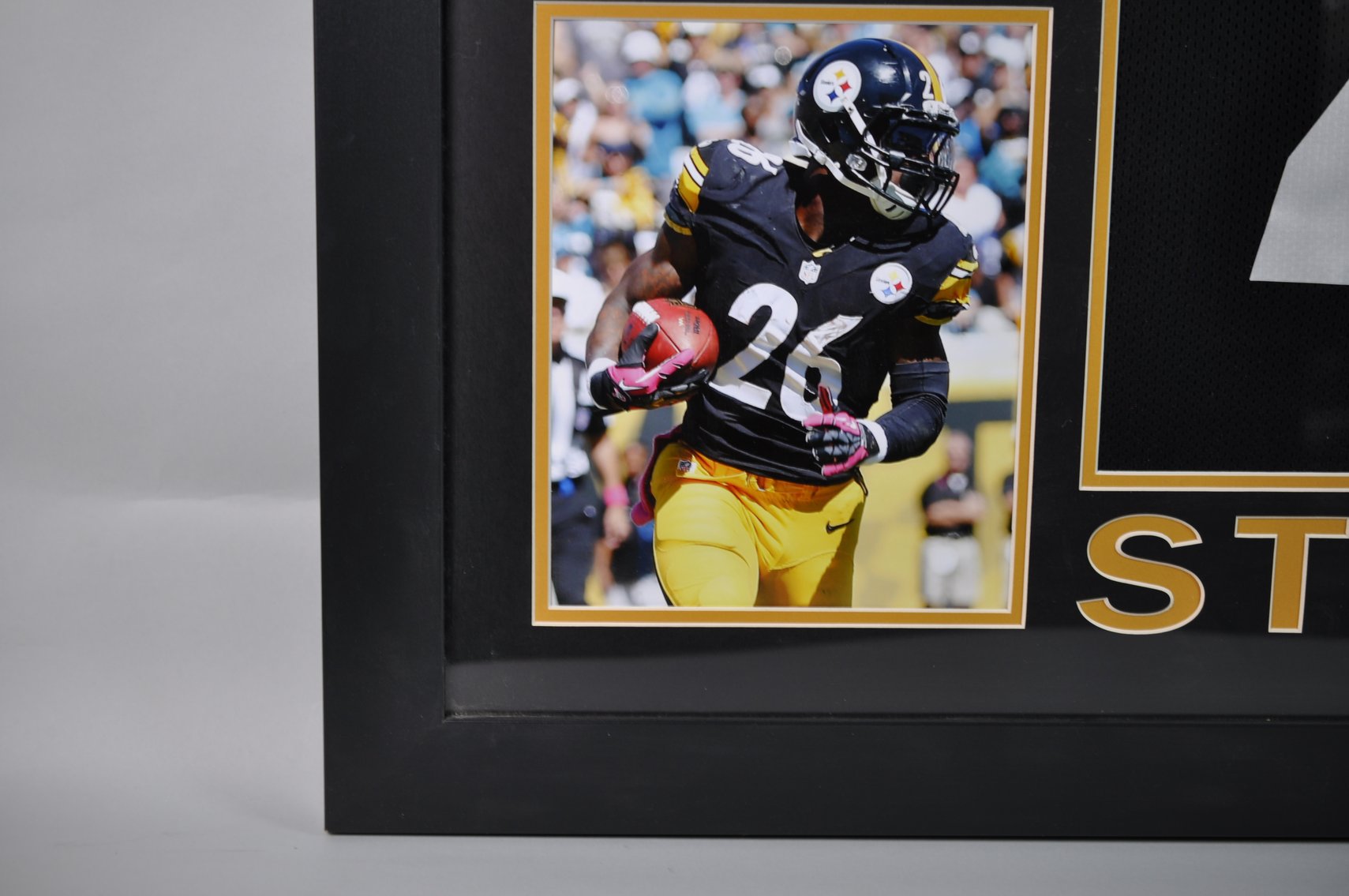 Signed and Framed Steelers Jersey, Le'Veon Bell
