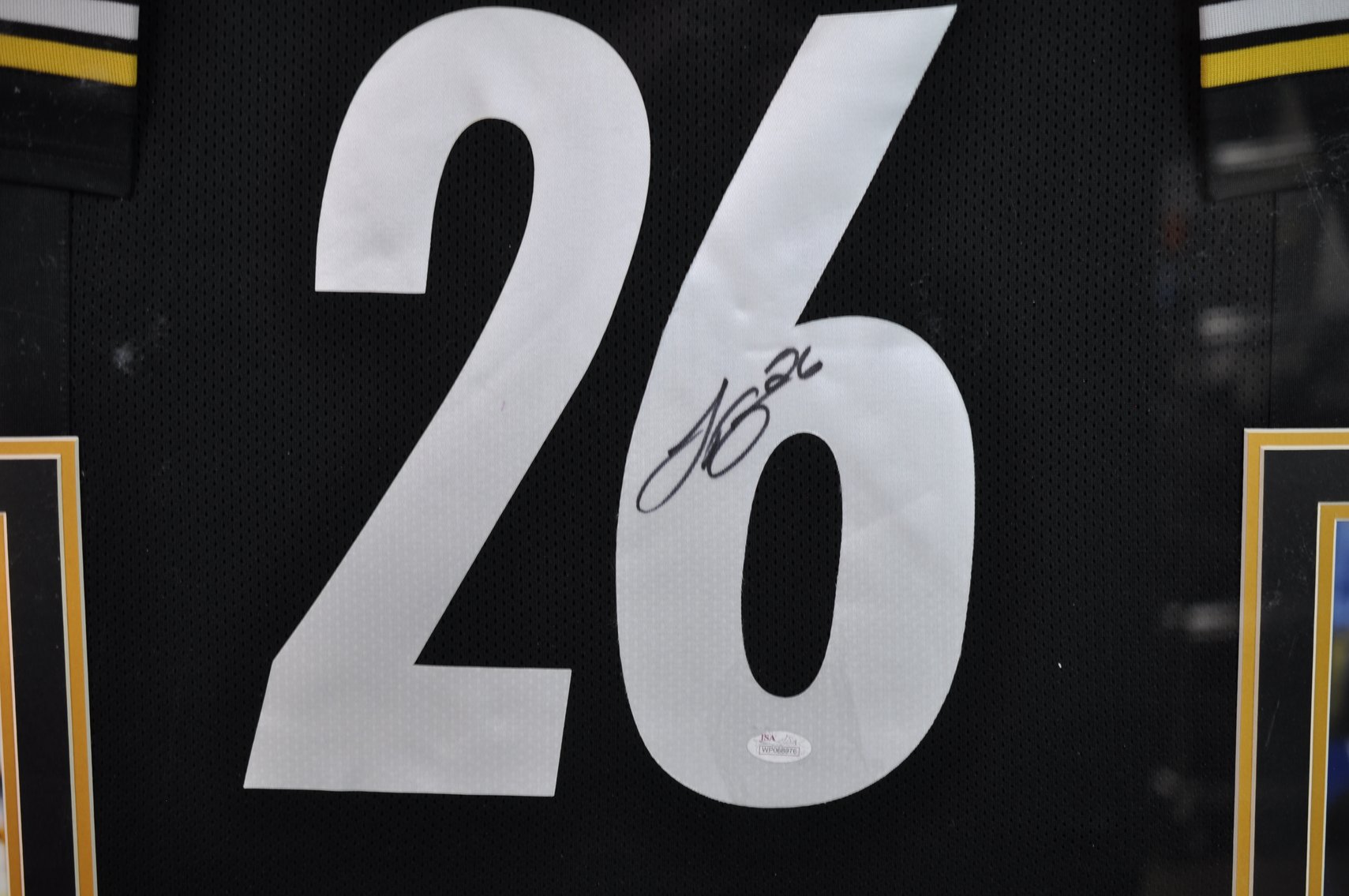 Signed and Framed Steelers Jersey, Le'Veon Bell