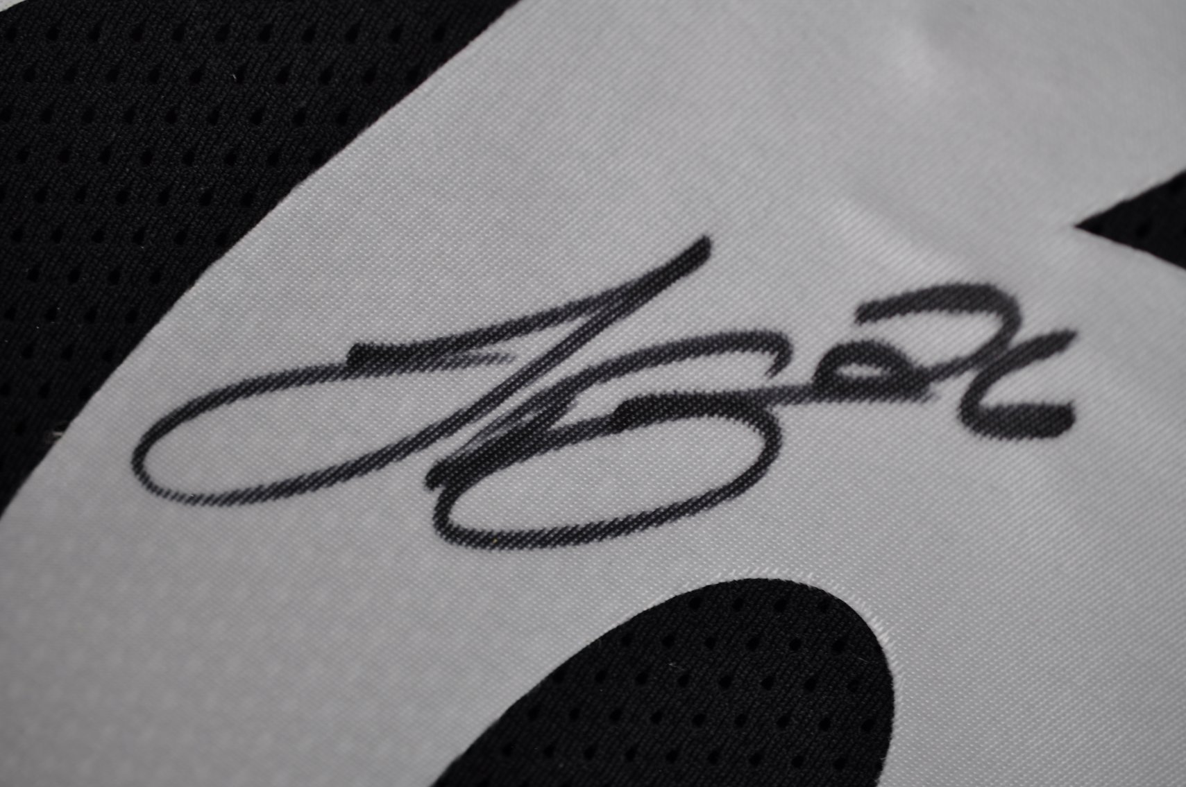 Signed and Framed Steelers Jersey, Le'Veon Bell