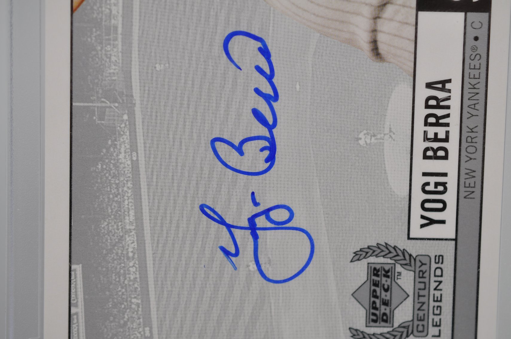 Yogi Berra Signed Baseball Card