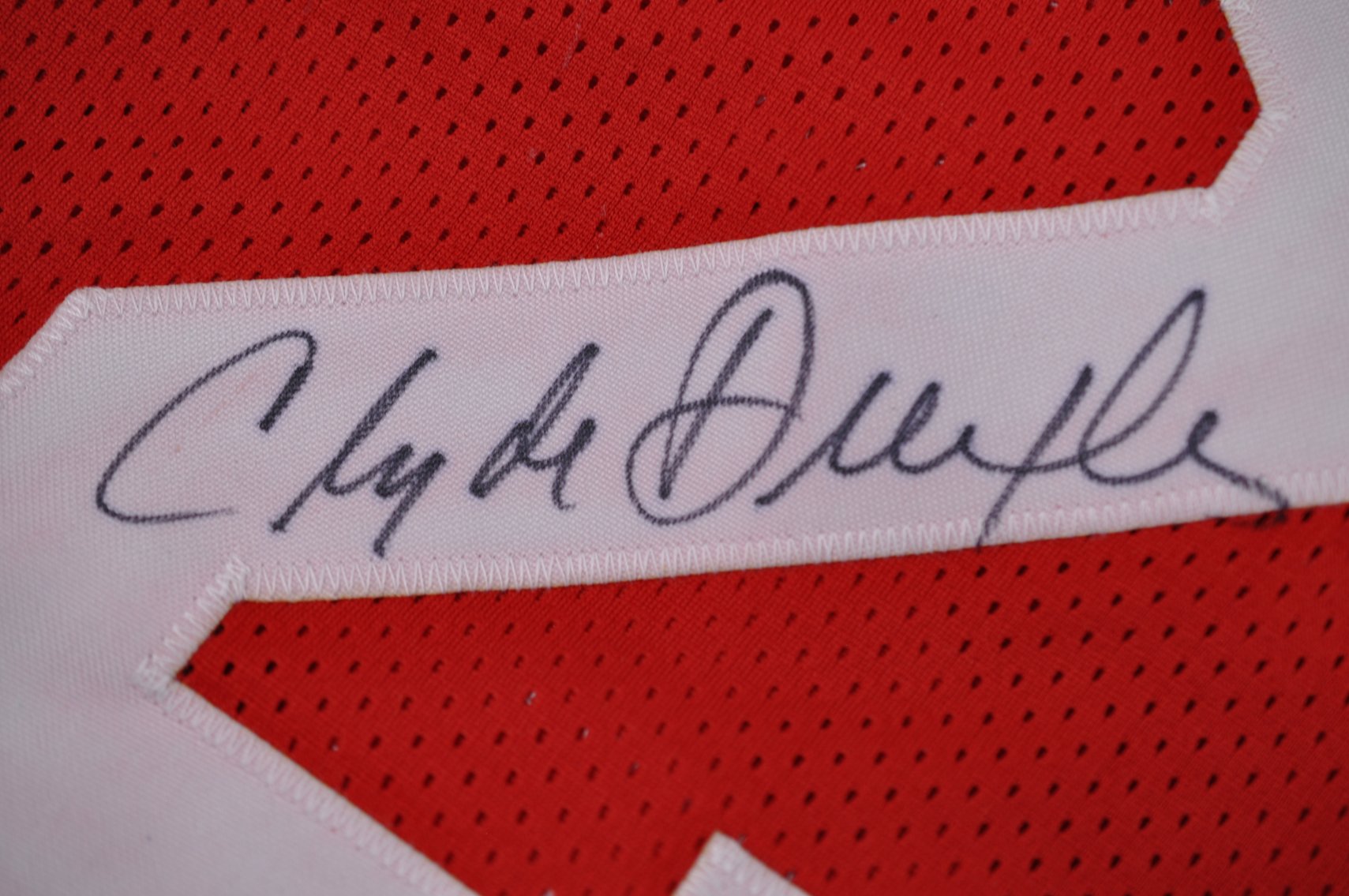 Clyde Drexler Autographed Jersey