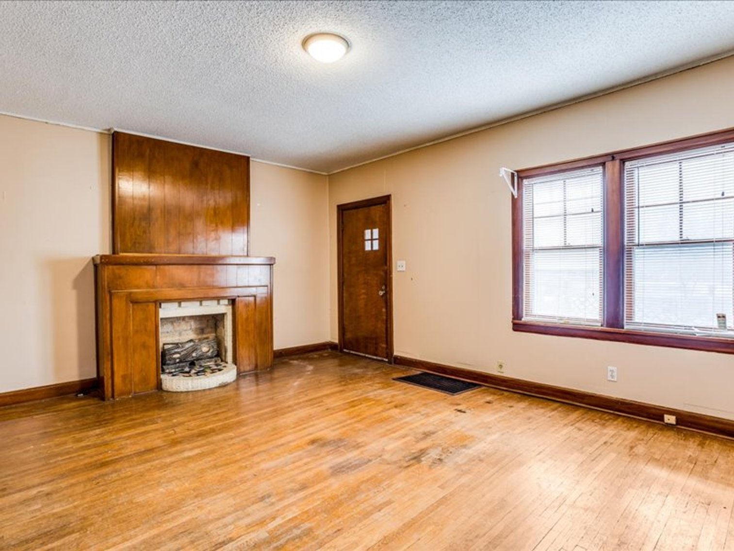 Image for 501 N Crestway (4326 E Central Ave)